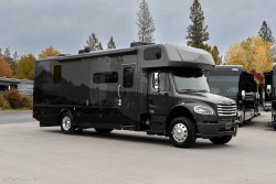 2025 Dynamax Europa 31SS Xplorer