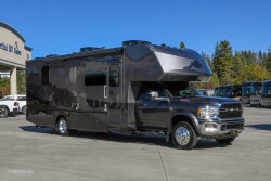2025 Dynamax Isata 5 4x4 30FW with Xplorer Package